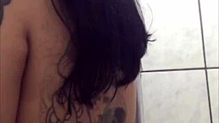 Amateur safada enjoys rough anal in the posto area 😉