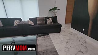 my girlfriend's threesome with stepmommy 😏