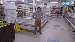 Amateur Teen 18+ Sucks Big Black Cock And Gets Fucked In Public Bbc