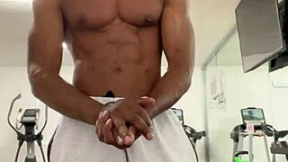 Black Bodybuilder Outdoor Workout for Ladies