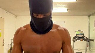 Black Bodybuilder Outdoor Workout for Ladies