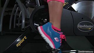 can you take this anal fist? fitness lesbians in gym