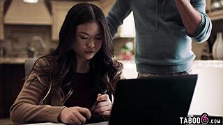 Lulu Chu hears Slimthick Vic fuck her roommate 😏