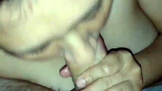 This latina morena sucks so deliciously, what do you think?