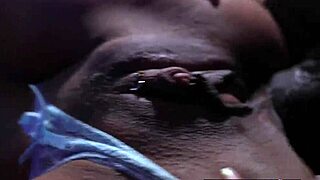 brazilian brunette franciele gomes fucks in car gets cum