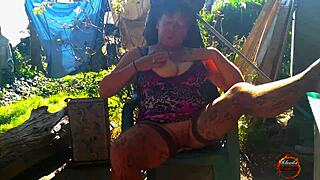 Klaudiaambergirl Masturbates Outdoors in Stockings