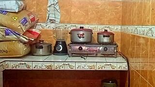 Ay que rico recibo mi cremita de semen en la cara tan bueno para el cutis quien mas tiene mas leche para mi