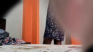 Mi Hermanastra Caliente Y Sensual Miranda Undresses Voyeuristically