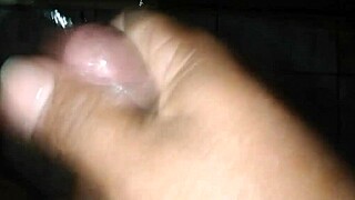 Watch Me Masturbate in the Bathroom!