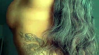 I saw this ebony prostitue showing off her ass, so hot!