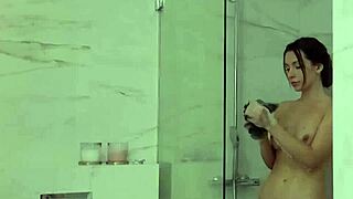 Julia rides hard in bedroom 😍