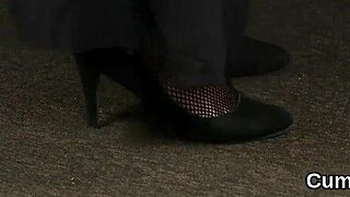 Peculiar peach gulps cumshot on face!