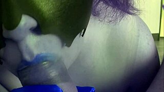 Helgafoxxy gives a crazy blowjob.