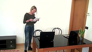 Rival Blonde and Brunette Females Fight in Trailer