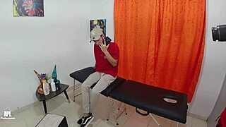 masajista fucks client's big ass