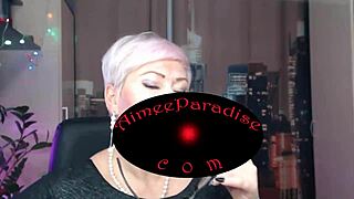 Purple-haired wife pleasures pussy privately