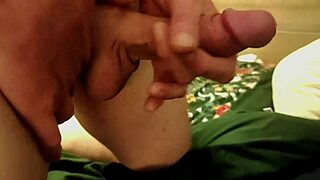 idzard strokes his monster cock solo