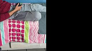 Me cojo a mi hermanastro mientras todos estan en casa y tiene una vergota bien rica