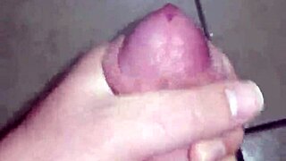 Solo masturbation session!