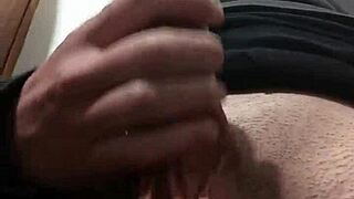 i look at you while i masturbate and cum on camera with my small waist