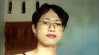 Amateur shemale cums