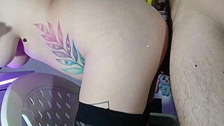 Stepsister gets curvy fuck