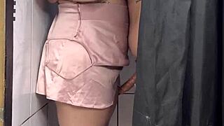 Big Ass Woman Enters Famous Store Dressing Room in Rio