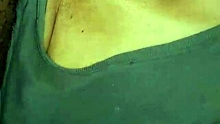 I am a real wife who loves suckin big cocks at home