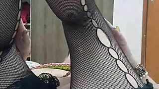 Mature Amateur's Intense Solo Session with Big Pussy Lips!