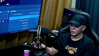 Ruan Checks if Renatinha Mello is Without Panties in Delicious Chemistry Episode Podcast Pupum No Barraco