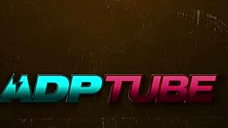 Follando a una rubia con enormes tetas naturales