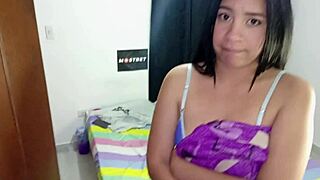 Venezolana se masturba con su mejor amigo colombiano sexo internacional me encanta tener sexo