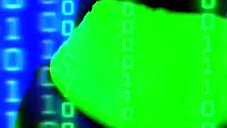 La More Linda dances seductively in homemade teen video