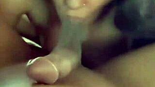 Indian college girl meets boyfriend in oyo room