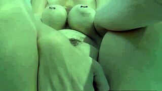 Sexy Nadia bathes while masturbating her pussy and ass with rubber toys.