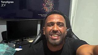 Trailer - menage mikaelly e rebeca villar