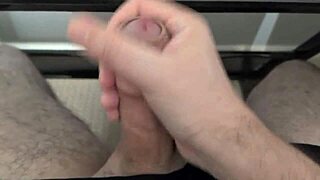 Quick cumshot becomes the best part of working from home