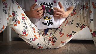 Big Squirt! Japanese Teen Masturbates Wet Pussy!