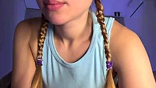 Squirting a lot with young 18+ girl 😍