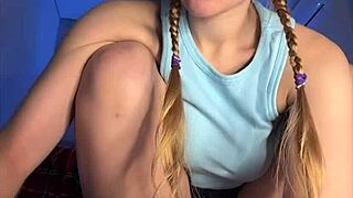 Squirting a lot with young 18+ girl 😍