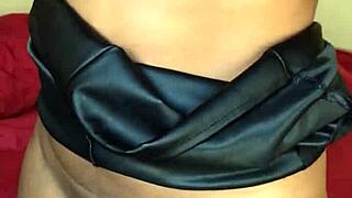 Curvy ebony milf uses vibrator on wet pussy.