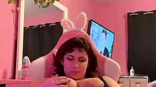 i'm playing with my big pussy, teasing fat nipples and tits at home