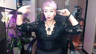 i’m obsessed with sucking two huge dildos in open chat