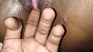 i preppin my wet pussy b4 he eats it