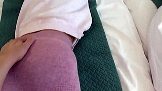 گاییدن نامادری خوشگل بعد از ورزش صبح گاهی