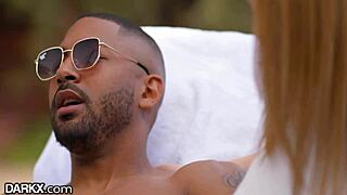 watch nikole nash twerk on monster cock?