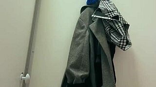 beautiful webcam slut fingers her pussy and masturbates like a whore