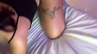 Asian beauty enjoys intimate moment in cinema