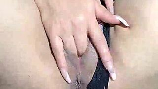 La bella rabitquicky official masturbates her juicy wet vagina while talking dirty until squirting