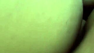 Skinny cutie gets her ass stretched wide in homemade anal fun